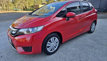 2015 Honda jazz vtec automatic low kms1.jpg
